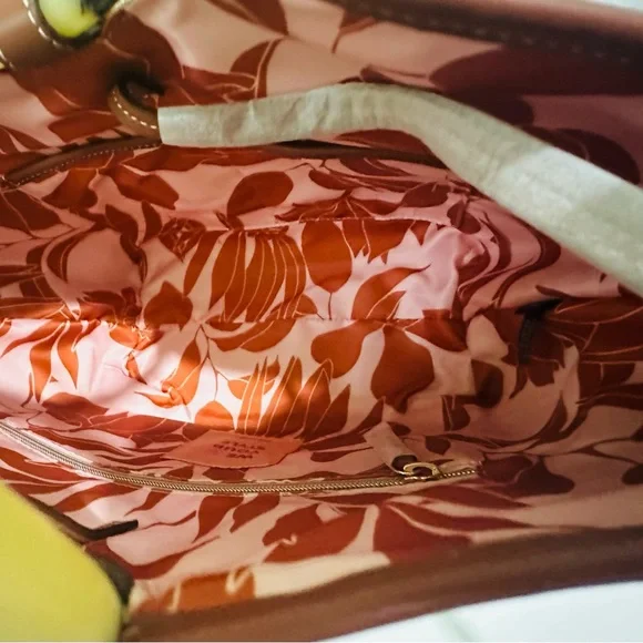 ⭐️Stella & Dot⭐️ Striped Burnt Coral/Tan and Brown Trim Women's Bag - Picture 2 of 4